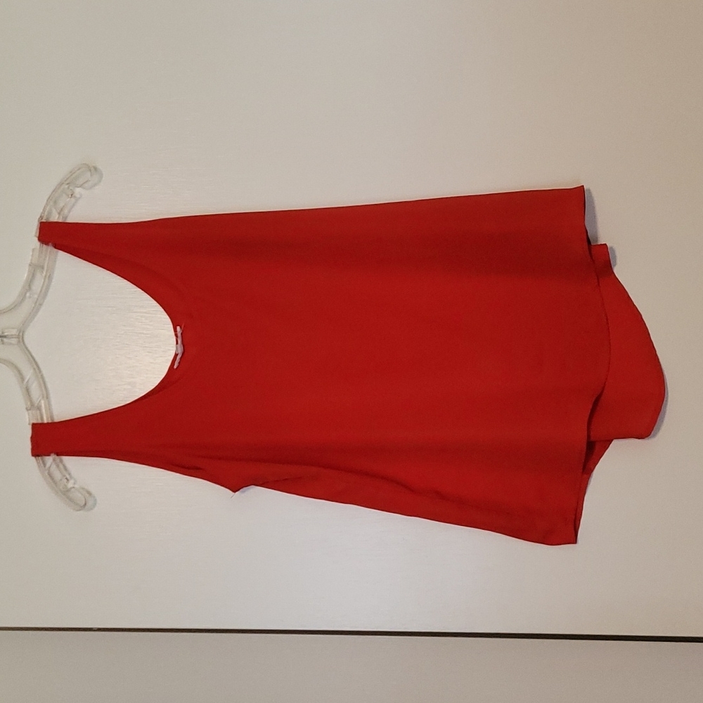 Women's active dressy tank top, size large red, longer in the back